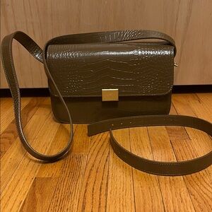 The Curated- THE CLASSIC SHOULDER BAG